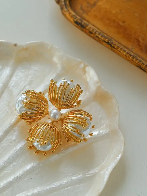 Retro Hollow Stamen Brooch